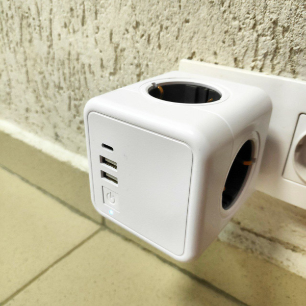 Разветвитель 4 розетки 220V, 2 USB, 1 Тype C / Тройник универсальный / Универсальное зарядное устройство Power Block